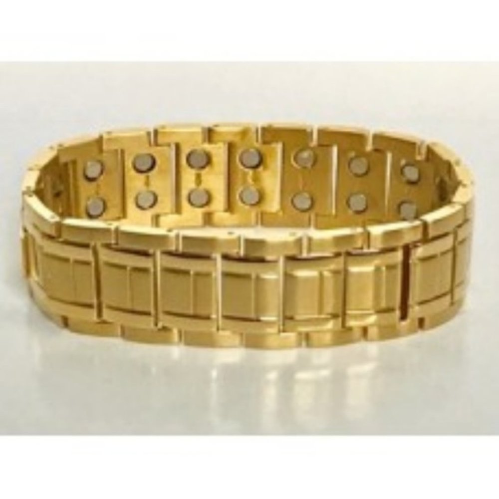 New Double magnetic gold toned bracelet